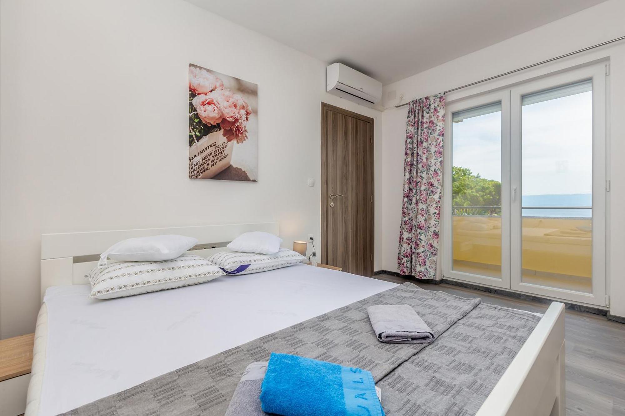 Apartmani Tena Njivice Buitenkant foto
