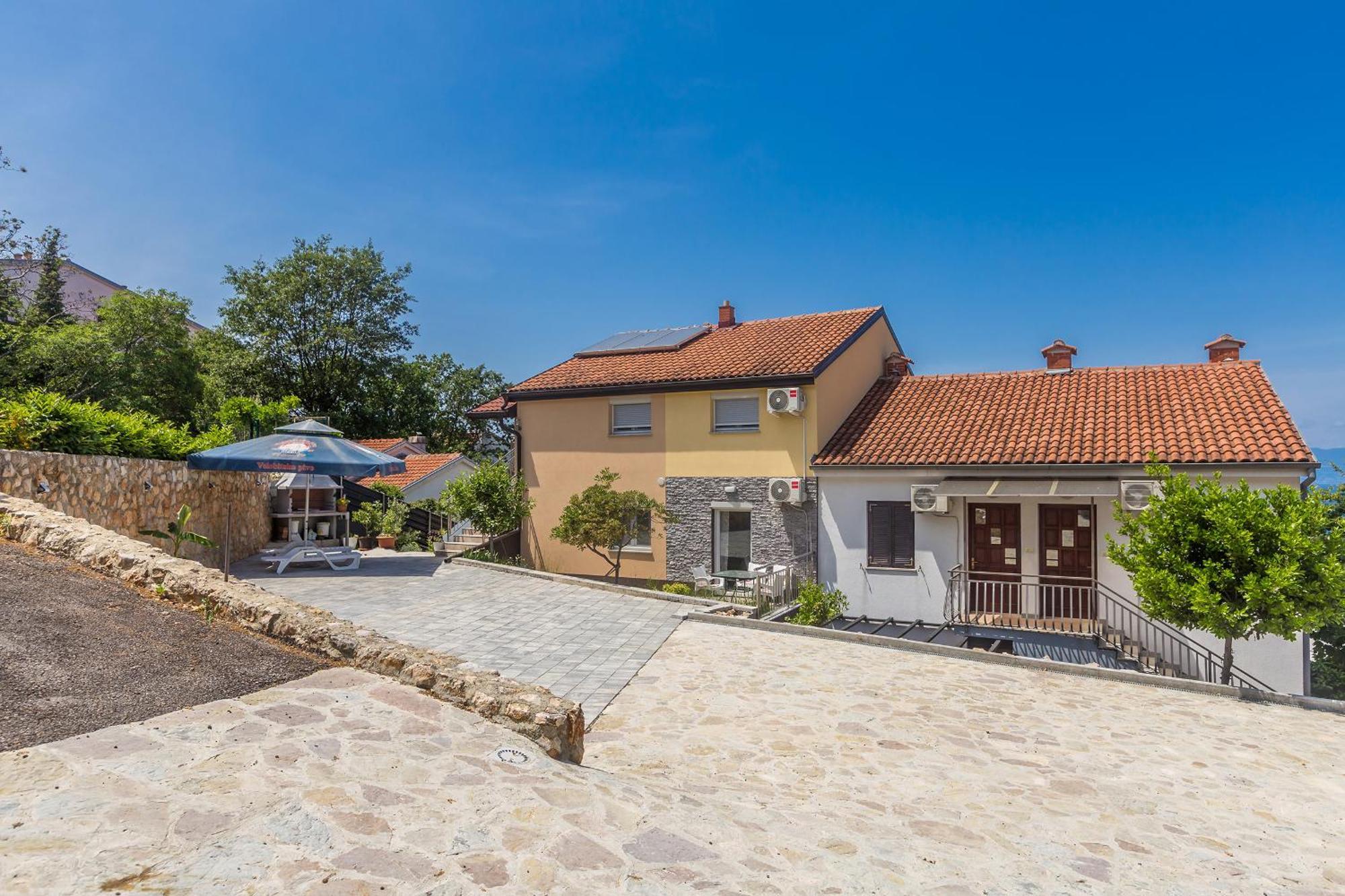 Apartmani Tena Njivice Buitenkant foto