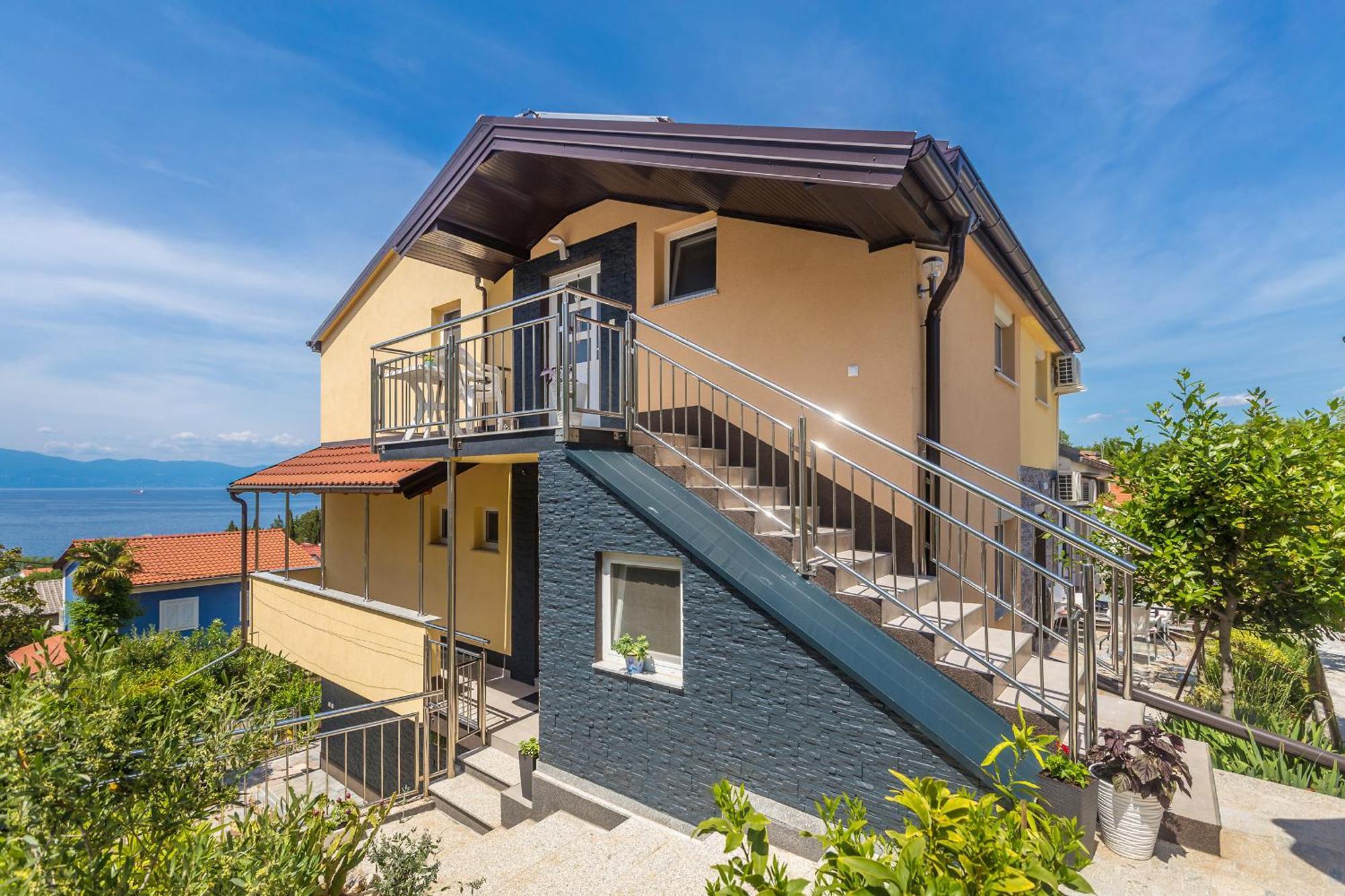 Apartmani Tena Njivice Buitenkant foto