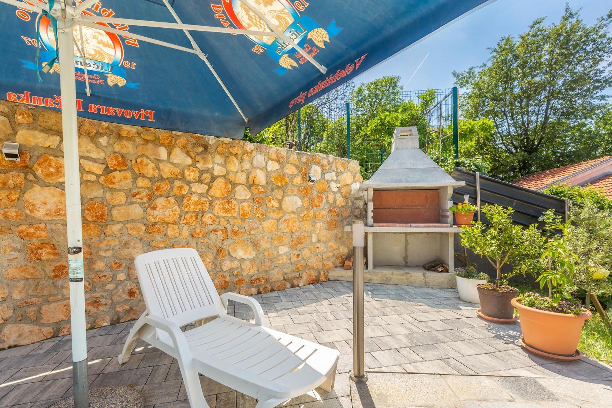 Apartmani Tena Njivice Buitenkant foto