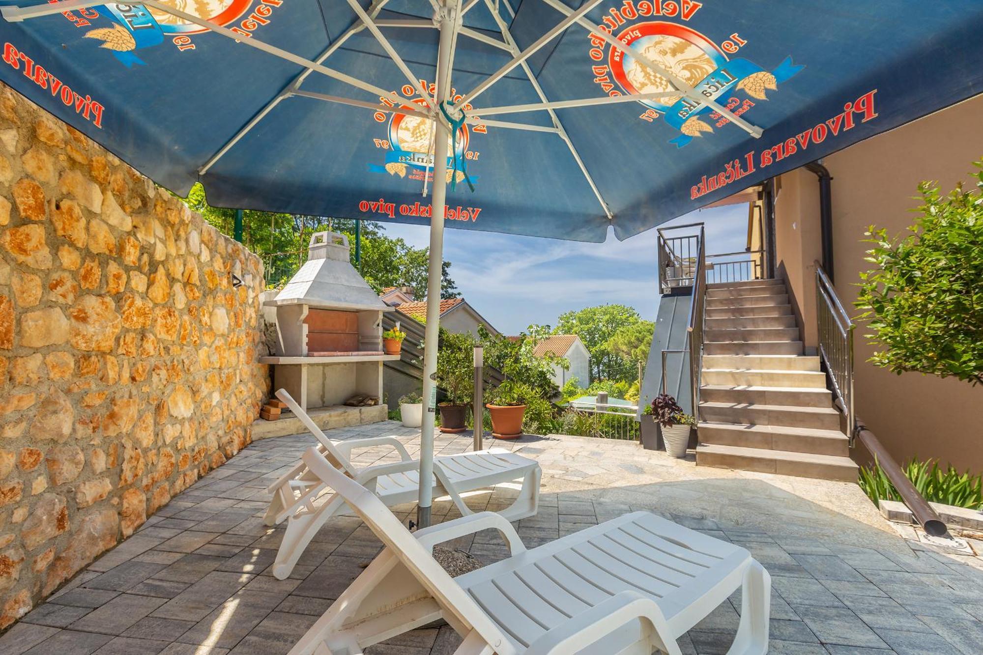 Apartmani Tena Njivice Buitenkant foto